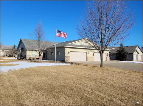 2904 9th Ave SE, Willmar, MN 56201 photo 2