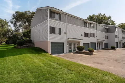 436 Dorland Rd S, Maplewood, MN 55119