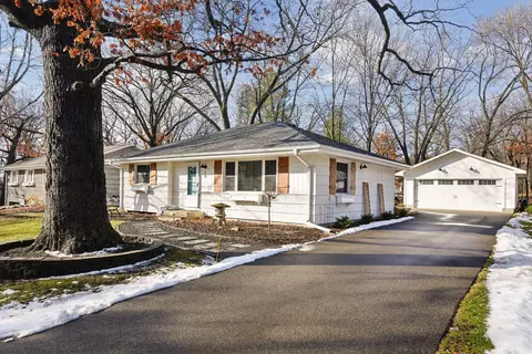 10 Pearl St, Tonka Bay, MN 55331