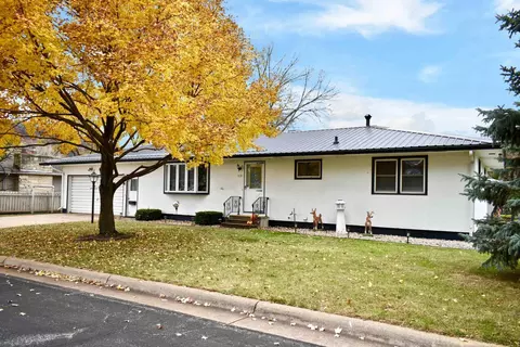 915 39th Ave, Winona, MN 55987