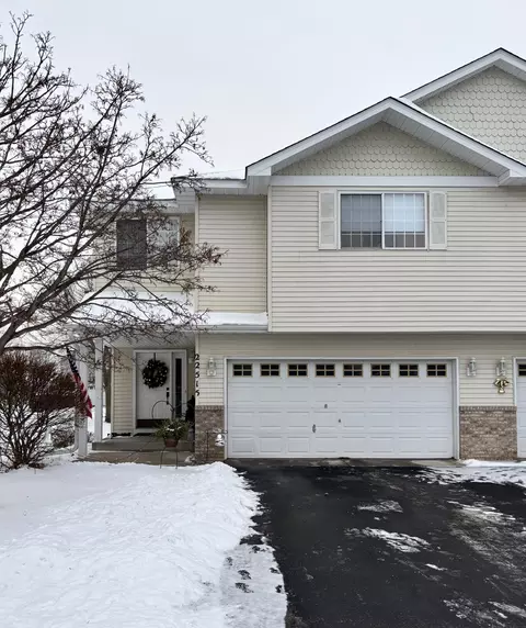 22515 Evergreen Cir, Forest Lake, MN 55025
