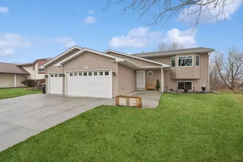 6296 145th St N, Hugo, MN 55038
