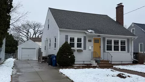 739 12th Ave NE, Rochester, MN 55906