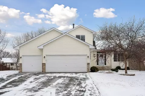 4512 Medley Ln NE, Saint Michael, MN 55376