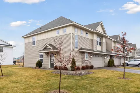 2127 Ada Dr, Hugo, MN 55038