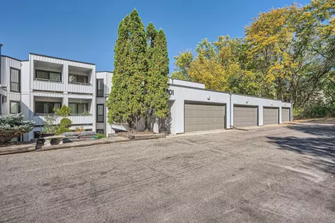 13701 Nicollet Ave #103, Burnsville, MN 55337