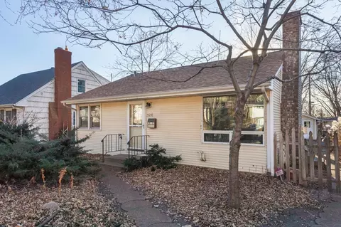 559 Frontenac Pl, Saint Paul, MN 55104