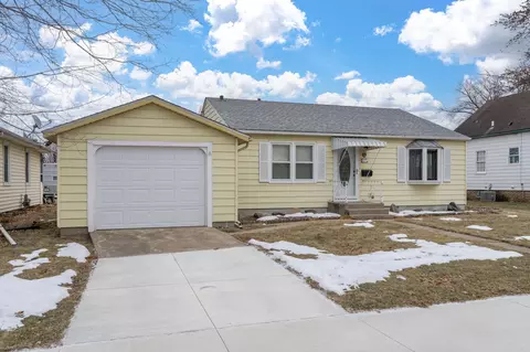 617 3rd St NE, Montgomery, MN 56069