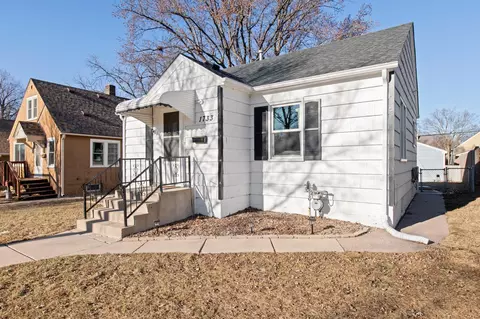1733 Cottage Ave E, Saint Paul, MN 55106