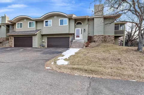 6840 Sherwood Rd, Woodbury, MN 55125