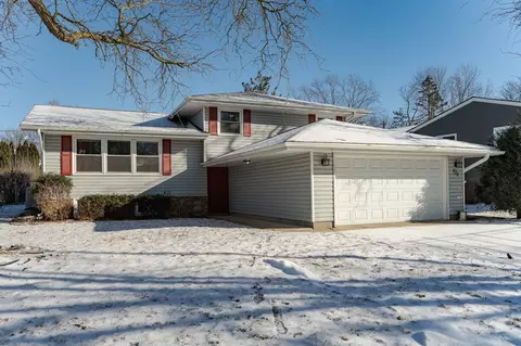 705 Northern Heights Dr NE, Rochester, MN 55906