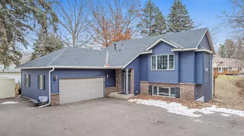 2330 Mailand Rd E, Maplewood, MN 55119