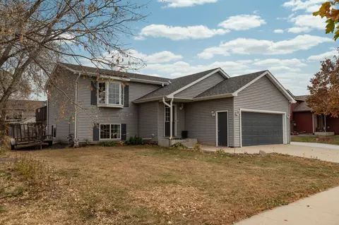 906 5th Ave NE, Kasson, MN 55944