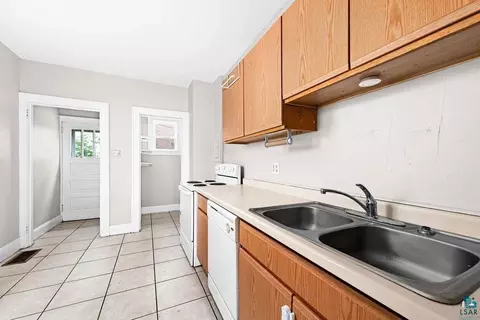426 N 8th Ave E, Duluth, MN 55805 photo 10