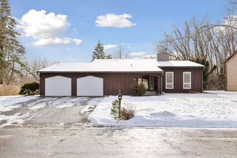 220 Transit Ave, Roseville, MN 55113