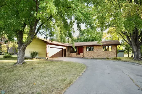 2510 N River Dr, Moorhead, MN 56560