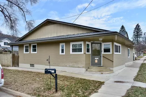 201 N Elm St, La Crescent, MN 55947