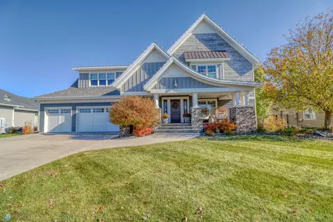 6118 27th St S, Fargo, ND 58104