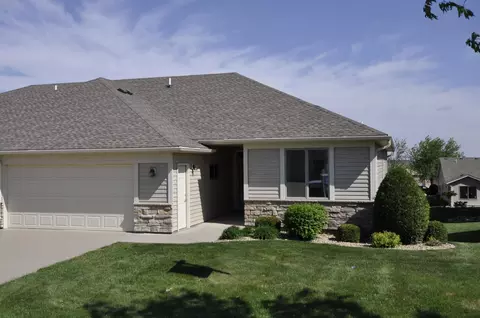 831 Southern Pine Ln SW, Rochester, MN 55902