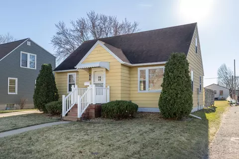 2016 E Oakland Ave, Austin, MN 55912 photo 2