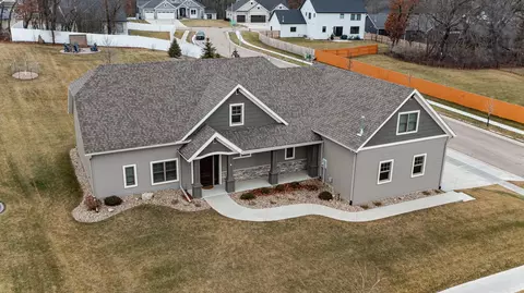 2398 Fieldstone Rd SW, Rochester, MN 55902