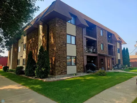 251 NE 3rd St NE #11, Valley City, ND 58072