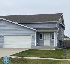 1227 37th Ave S, Moorhead, MN 56560