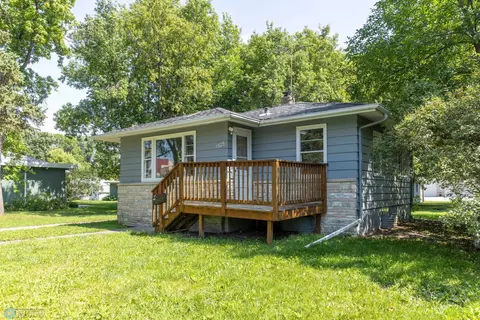 1525 12th St N, Fargo, ND 58102