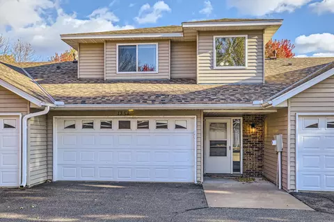 1354 Island Dr, Forest Lake, MN 55025