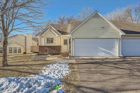 12817 Eastview Curv, Apple Valley, MN 55124