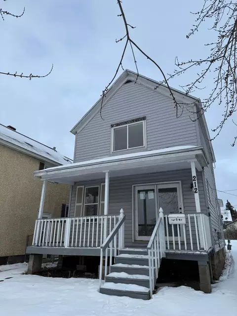 212 4th St NW, Chisholm, MN 55719