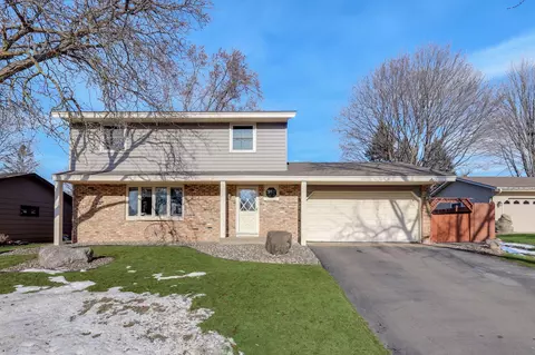 2391 Beam Ave, Maplewood, MN 55109