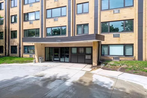 2500 Blaisdell Ave #111, Minneapolis, MN 55404