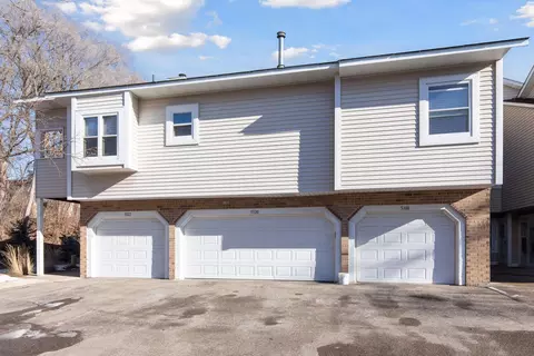 5320 Highpointe Ter, Bloomington, MN 55437