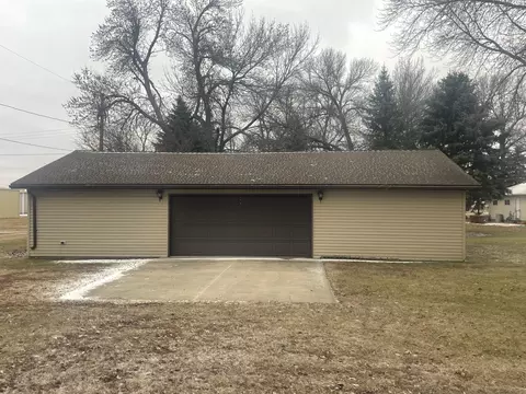 182 2nd St, Tracy, MN 56175 photo 9