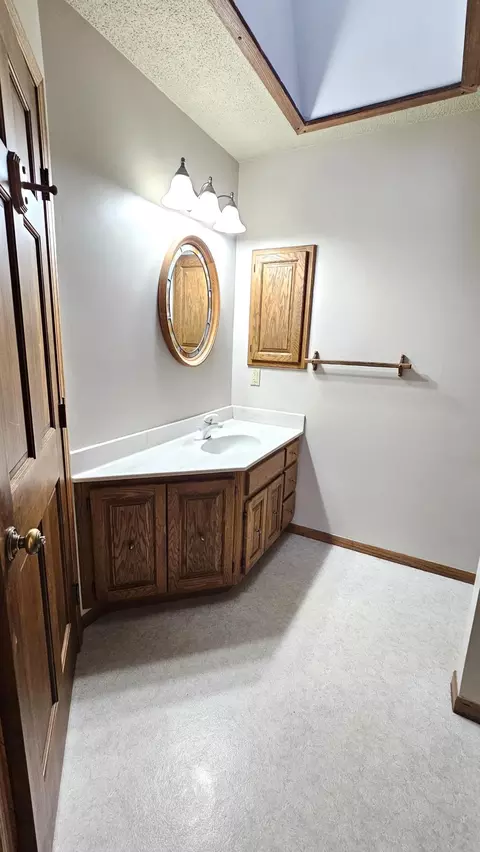 Bath - 1729 Cooper Ave S, Saint Cloud, MN 56301 photo 1 of 3