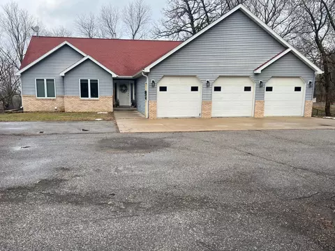 22773 Oak Hill Dr, Spring Valley, MN 55975