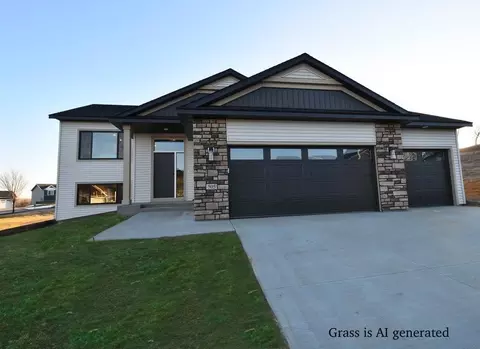 505 Mulligan Dr, Zumbrota, MN 55992