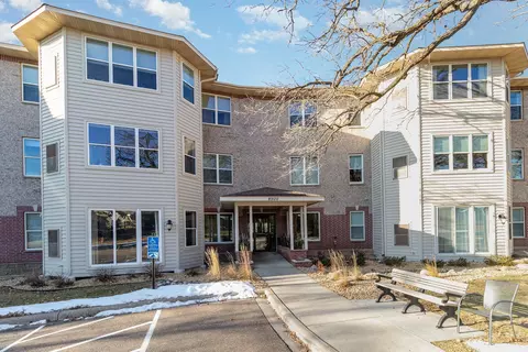 8500 Franlo Rd #210, Eden Prairie, MN 55344