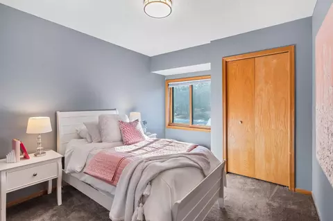 1412 Oster Dr, Eagan, MN 55121 photo 12