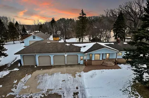 2118 Woodland Ln, Fergus Falls, MN 56537