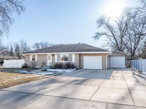 803 16th St W, Hastings, MN 55033