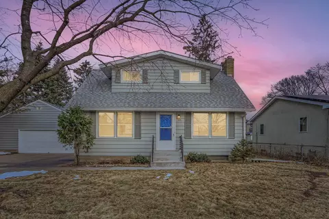 385 Eldridge Ave E, Maplewood, MN 55117