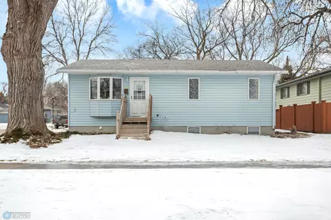 1349 16th St S, Fargo, ND 58103