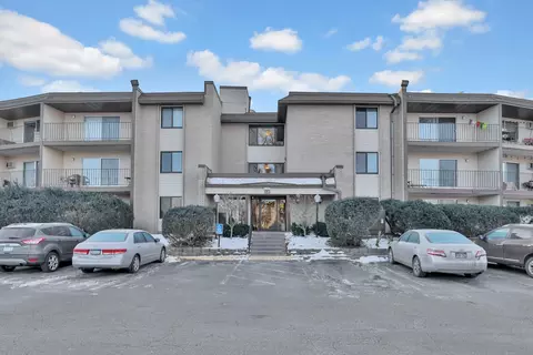 1640 Highway 36 W #240, Roseville, MN 55113