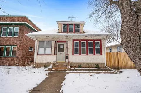 558 Lexington Pkwy N, Saint Paul, MN 55104