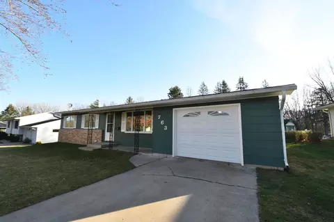 763 Pleasant Ave, Zumbrota, MN 55992
