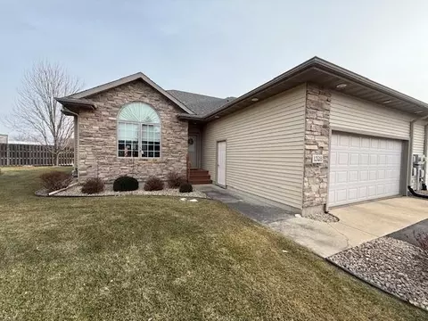 1328 10th St N, Lake City, MN 55041