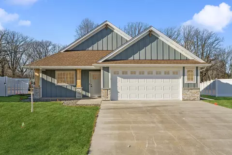 38962 Elm Ct, North Branch, MN 55056