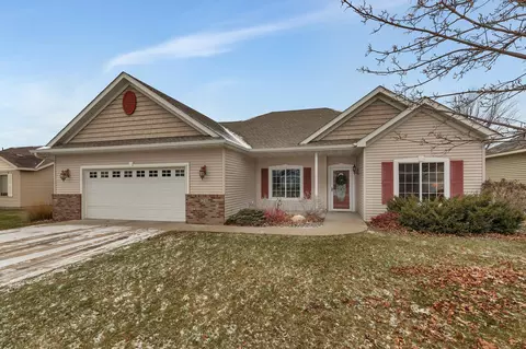 1241 Willow Pond Dr, Waite Park, MN 56387